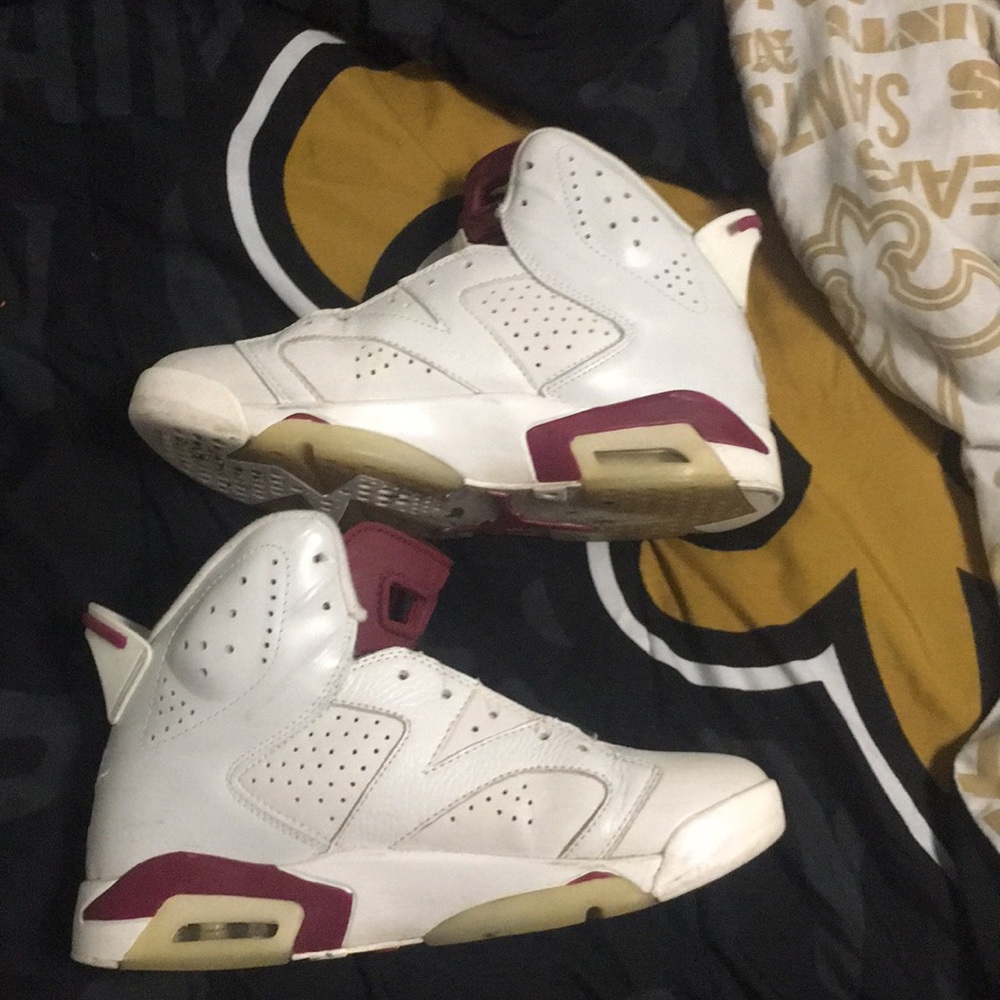 Jordan maroon 6’s